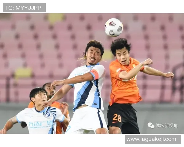 南京足球队在世锦赛中的团队协作表现分析与点评