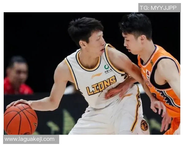 成都篮球队在邀请赛中以73分稳居积分榜首位的精彩表现 成都篮球队在邀请赛中以73分稳居积分榜首位的精彩表现