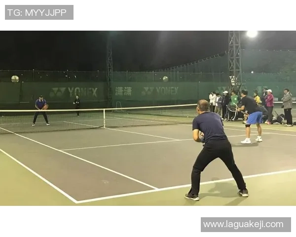 武汉网球队的团队协作之道：凝聚力与默契的完美结合