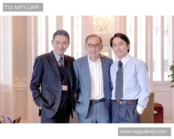 红地毯上闪耀的足球明星们展现魅力与风采的盛大时刻